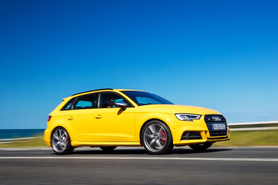  Audi S3 Sportback (8V) 2016 года  (AU) (фото 11 из 17)